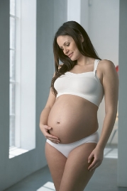 Белье для беременных и кормящих мам: создано специально для Вас